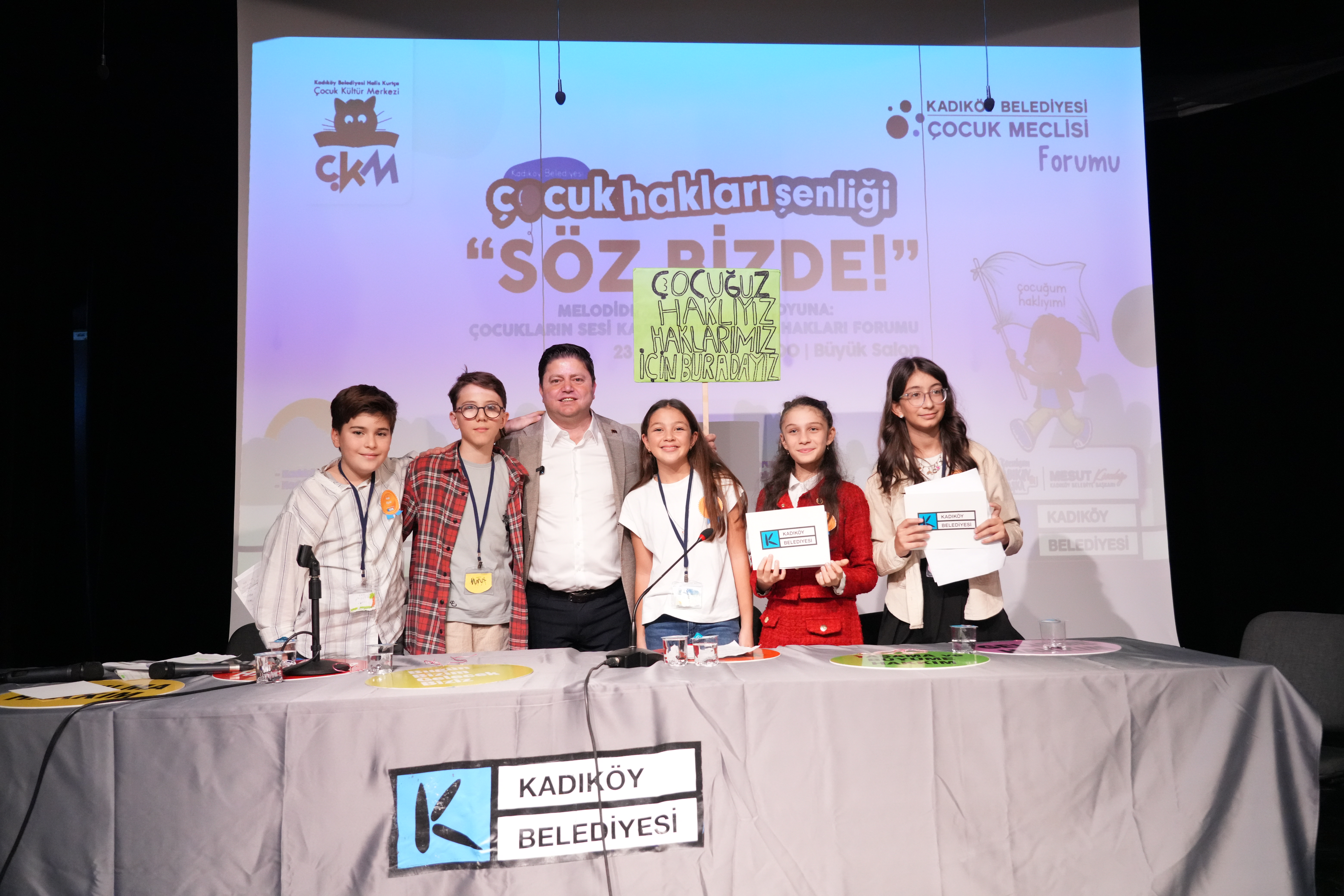 Çocuklar şenlikte, söz çocuklarda